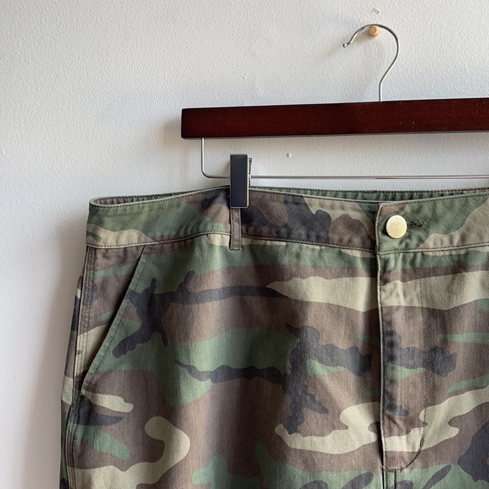 Camouflage Skirt 3X Forever 21 .